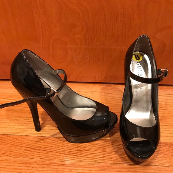Guess Brand peep-toe black patent heels - Picture 3 of 5